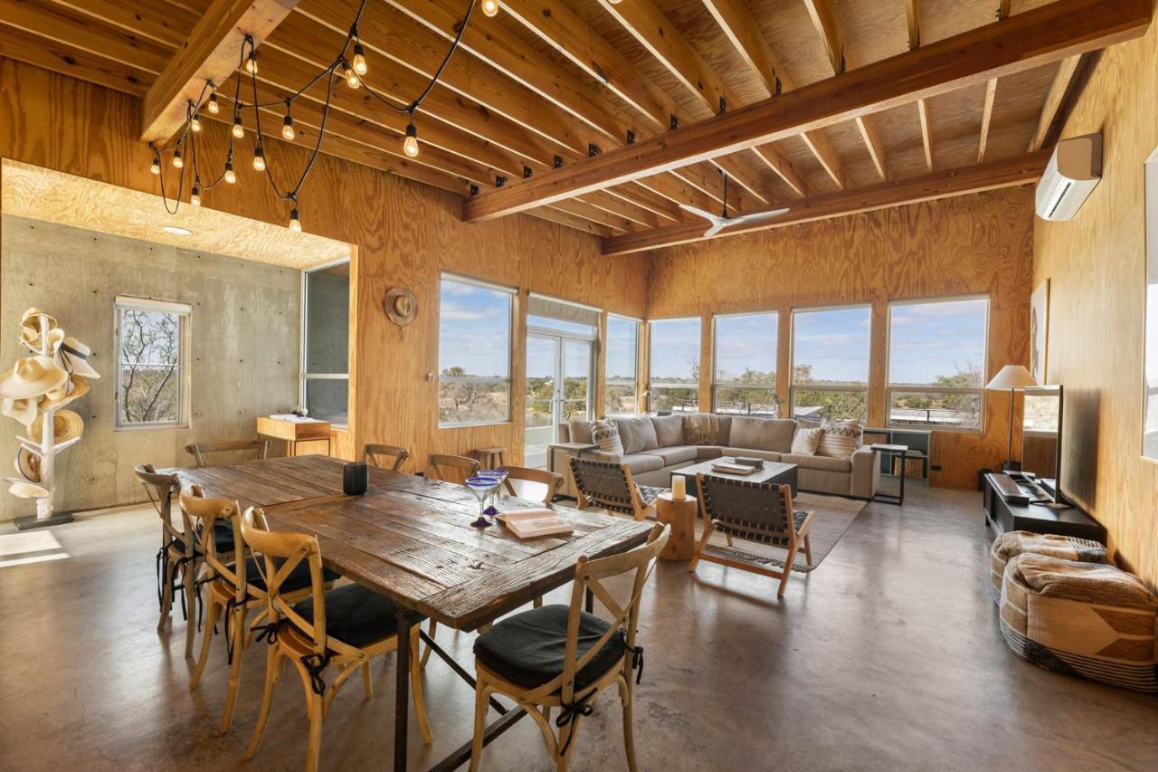 Lazo House - Riverfront With Overlooking Llano River Bagian luar foto
