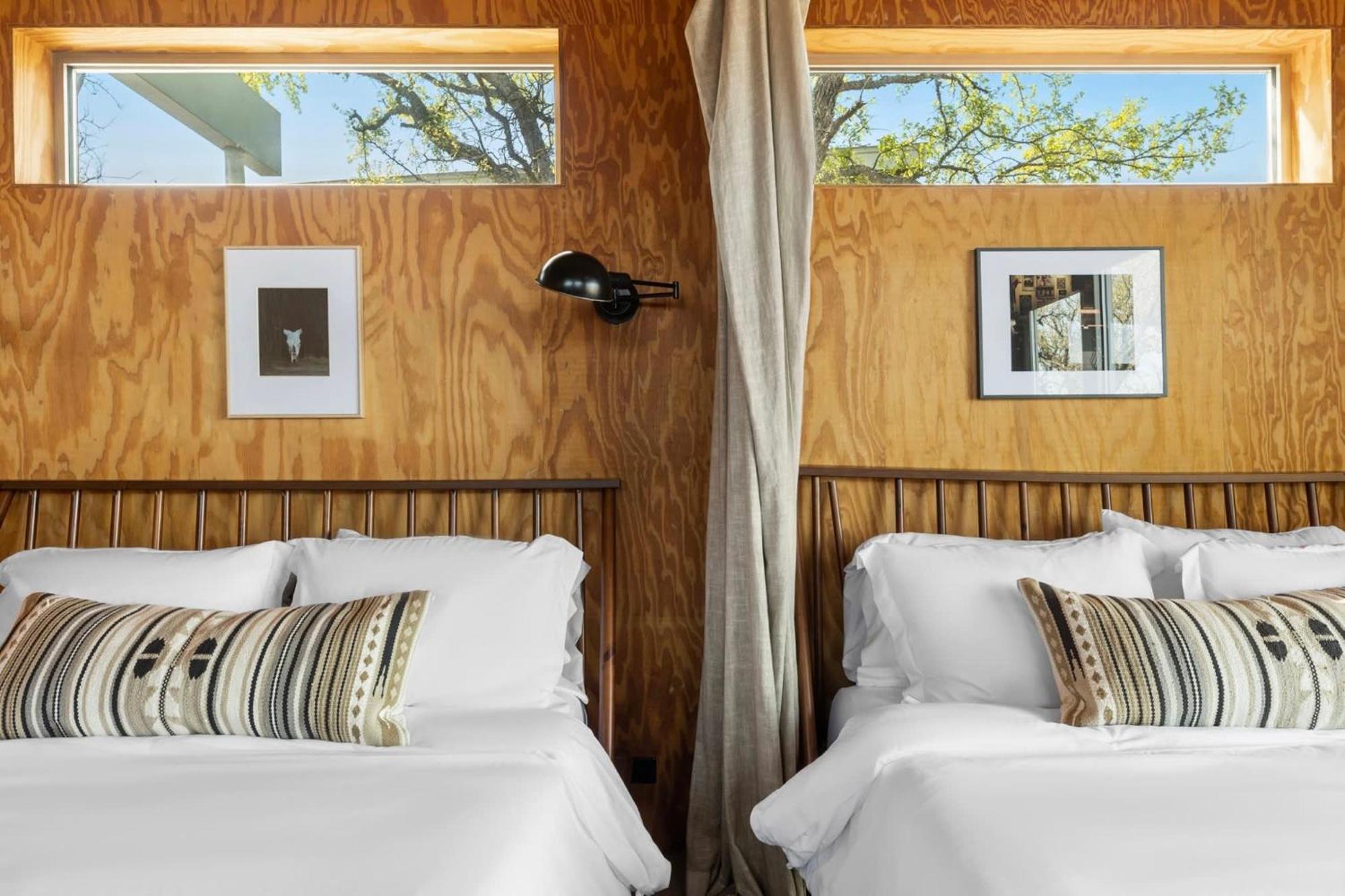 Lazo House - Riverfront With Overlooking Llano River Bagian luar foto