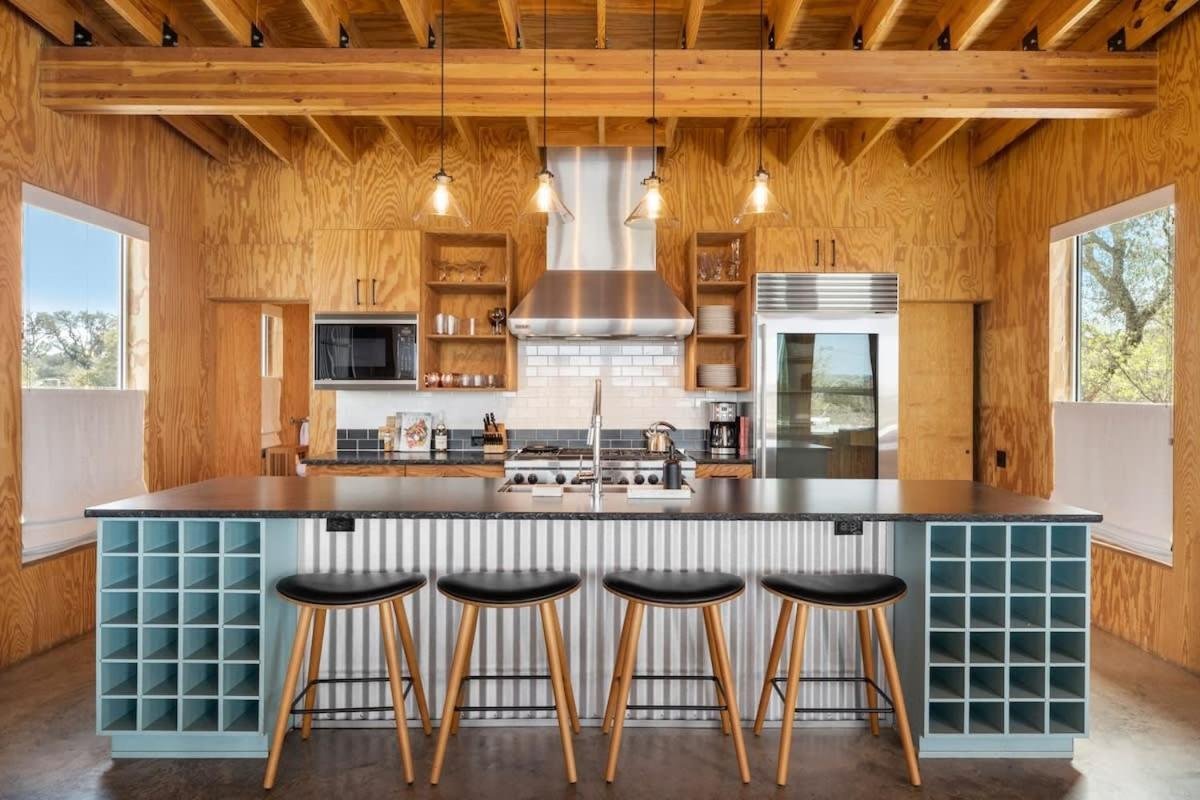 Lazo House - Riverfront With Overlooking Llano River Bagian luar foto