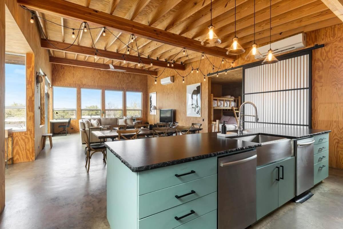 Lazo House - Riverfront With Overlooking Llano River Bagian luar foto