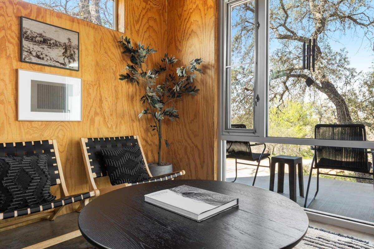 Lazo House - Riverfront With Overlooking Llano River Bagian luar foto