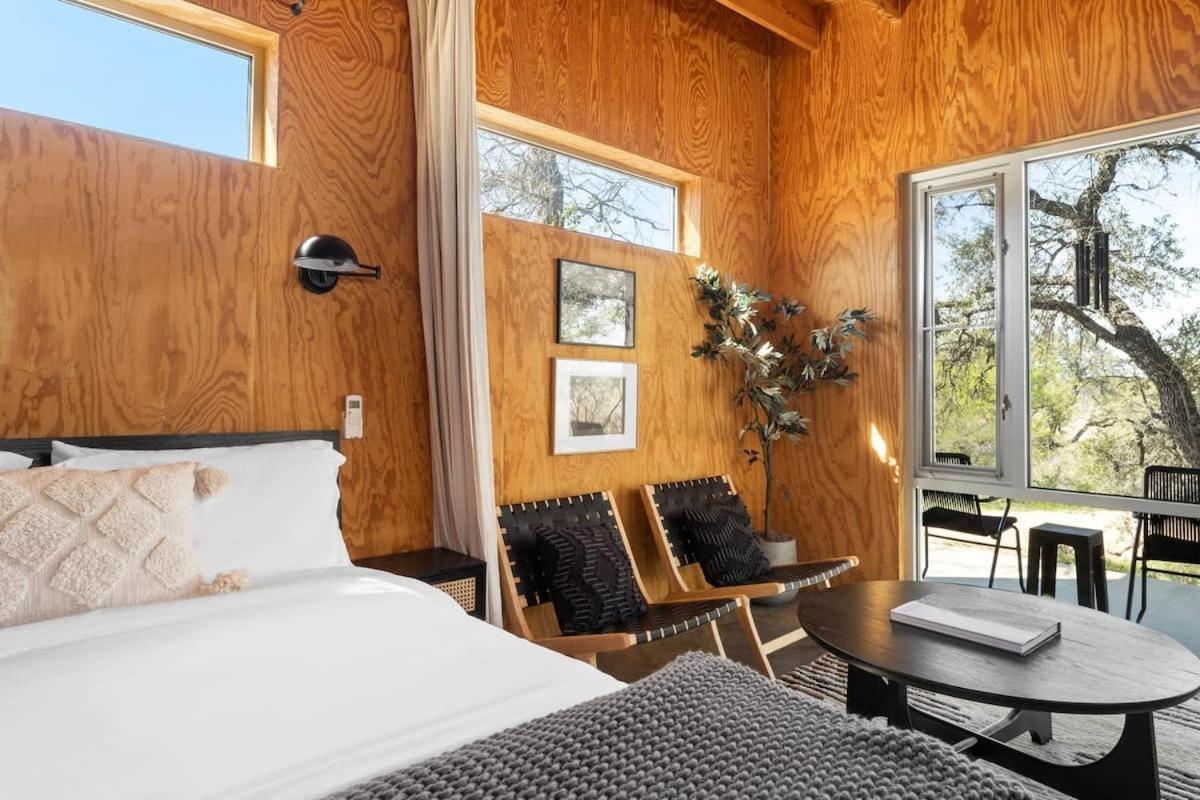 Lazo House - Riverfront With Overlooking Llano River Bagian luar foto
