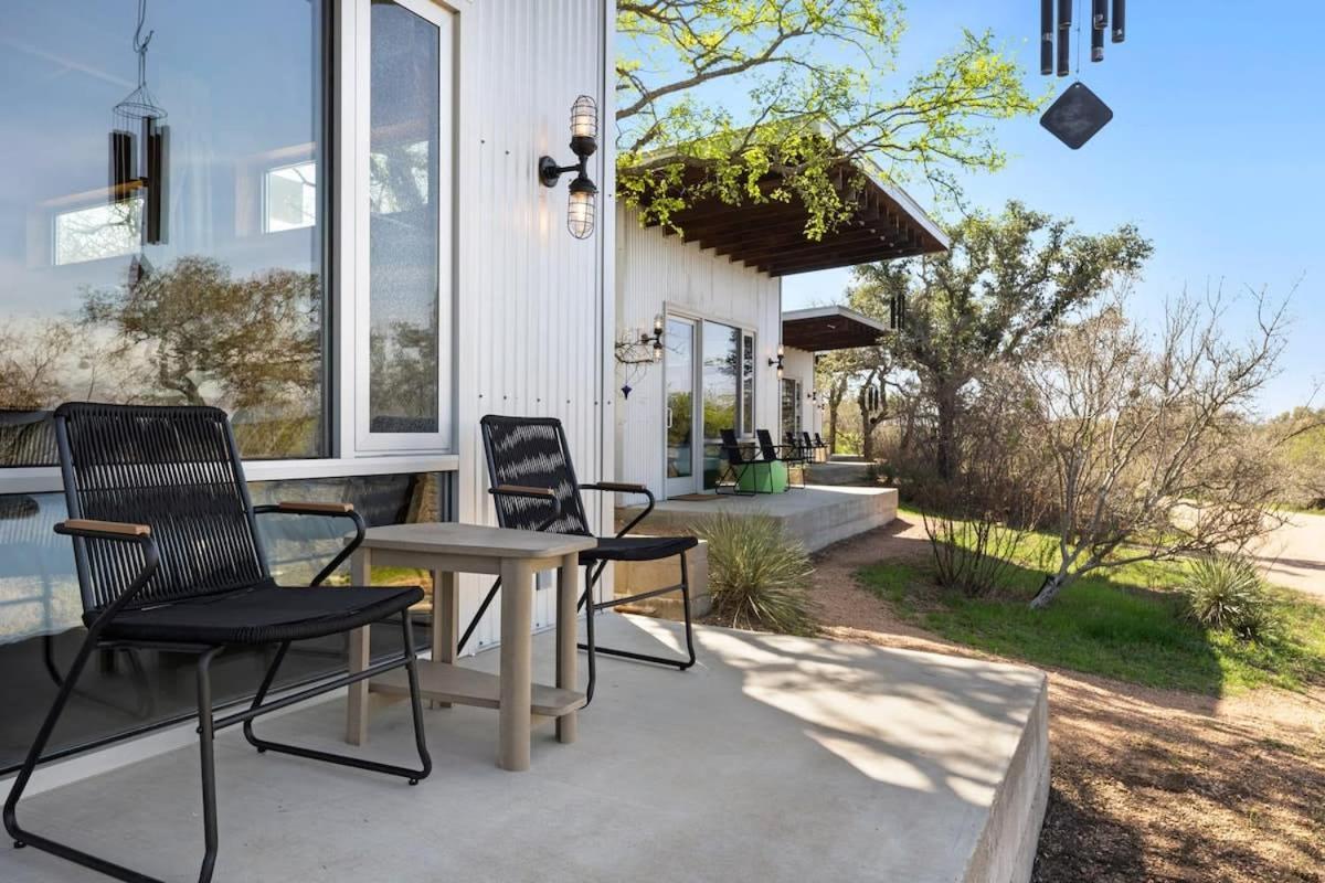 Lazo House - Riverfront With Overlooking Llano River Bagian luar foto